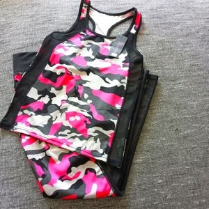 New It Mrino camo Workout Top and leggings NWT